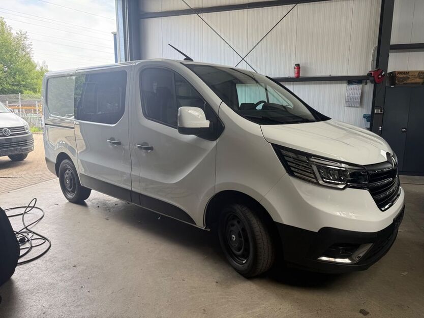 Renault Trafic 60.000 km 26.900 € Lübeck 23556