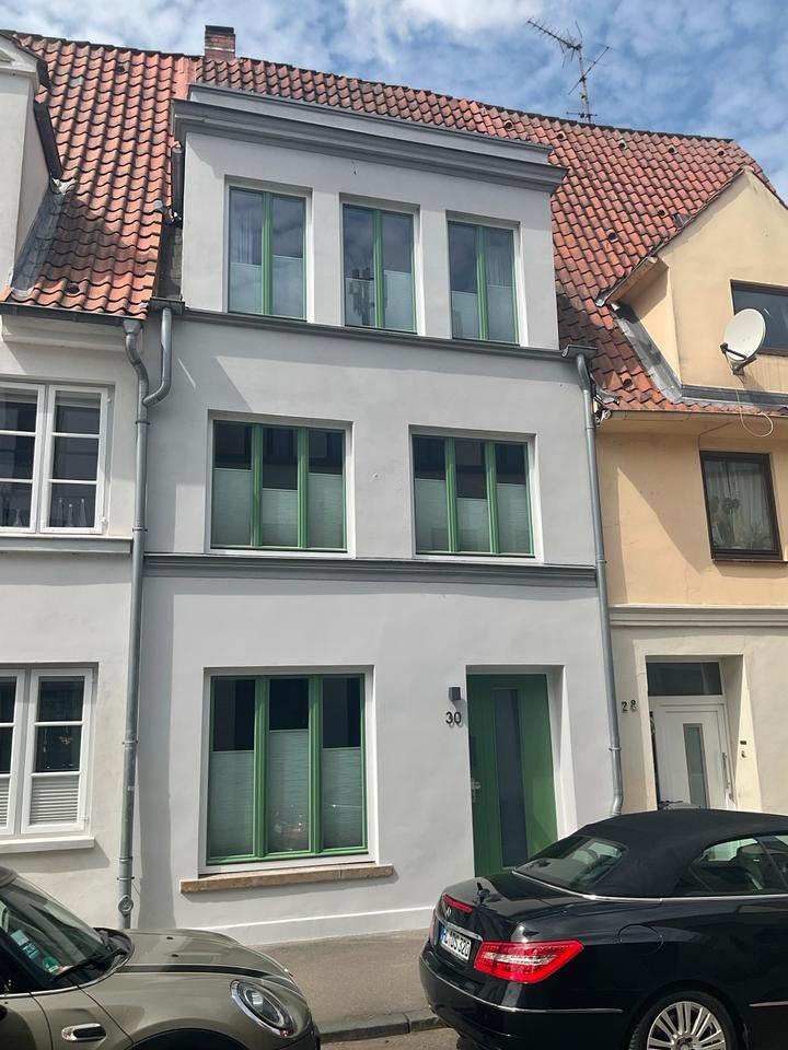 Stilvolles, vollst. renoviertes 5-Raum-Reihenhaus - möbliert