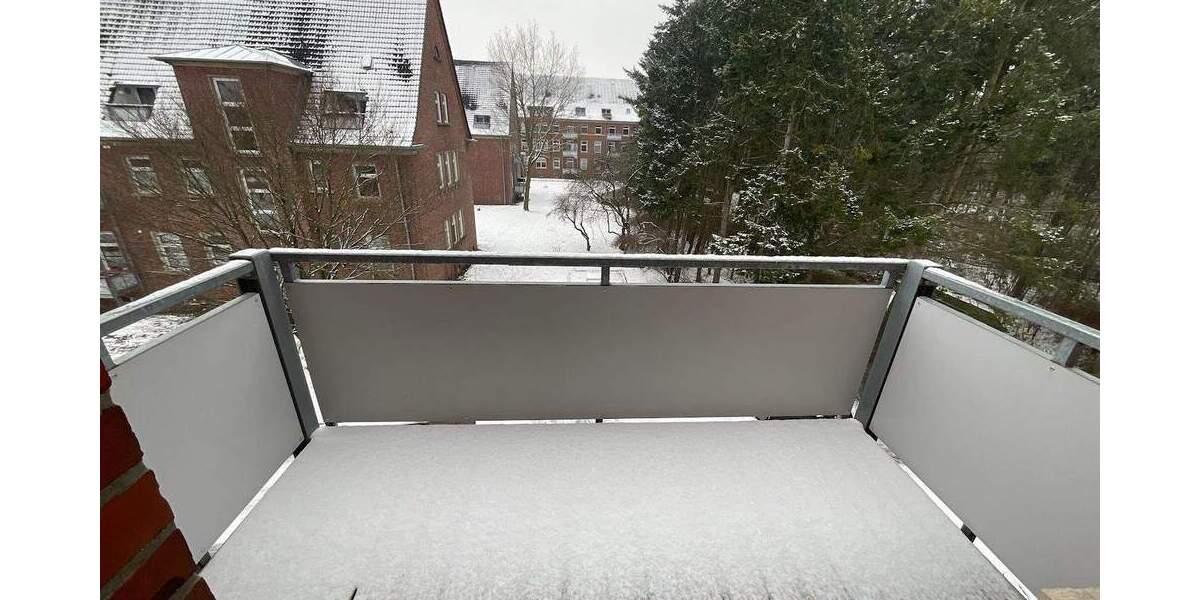 Moderner Grundriss mit geräumiger Wohnküche und Balkon 1 zimmer