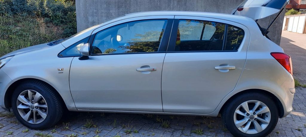 Opel Corsa 40.000 km 5.800 &euro; Lübeck 23554