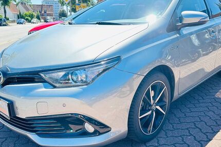Toyota Auris 104.000 km 14.990 € Lübeck 23556