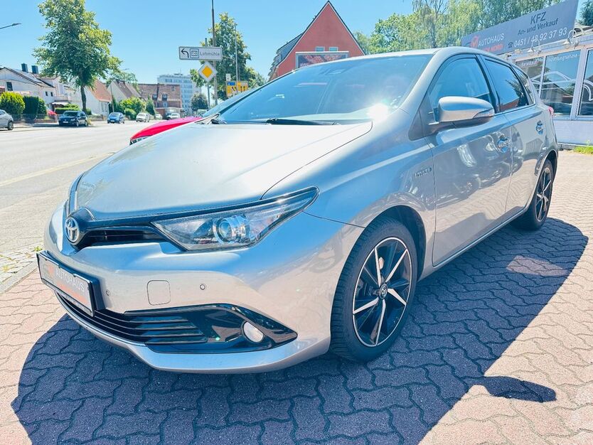 Toyota Auris 104.000 km 14.990 € Lübeck 23556
