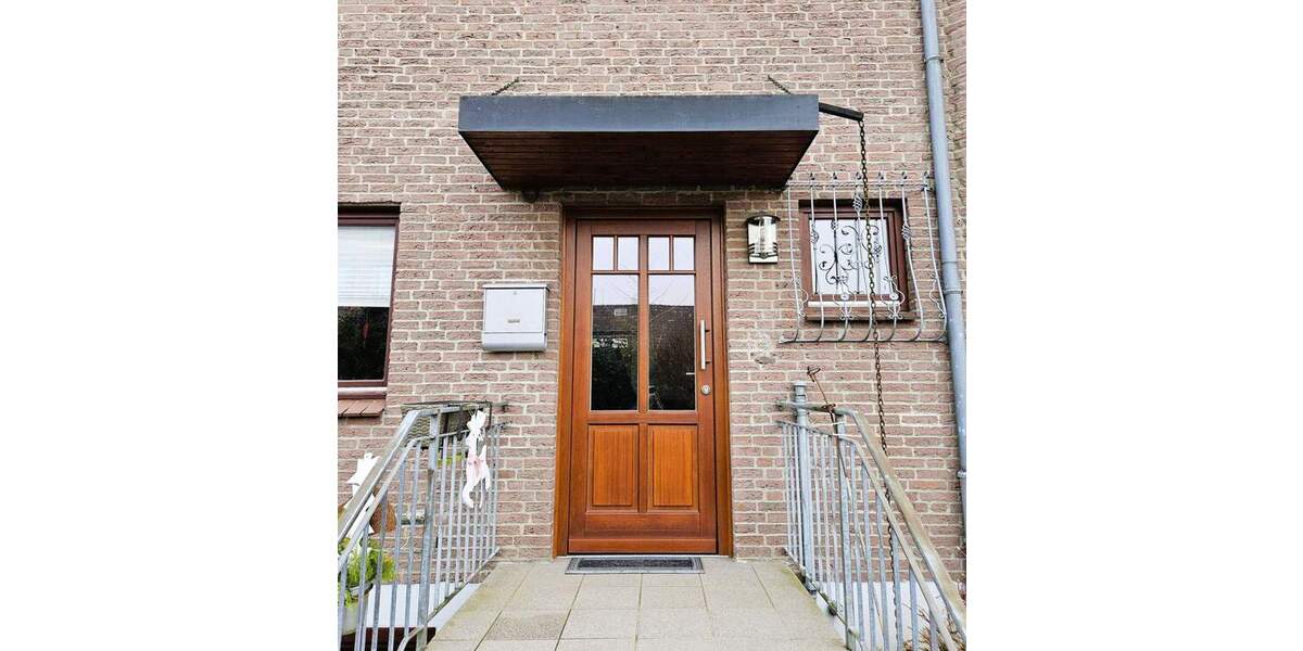 Reihenmittelhaus Reinfeld - 6 Zimmer, 166 m&sup2;, 369.000&euro; | Angebot:25774424