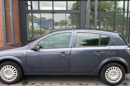 Opel Astra 193.000 km 2.799 &euro; Lübeck 23560