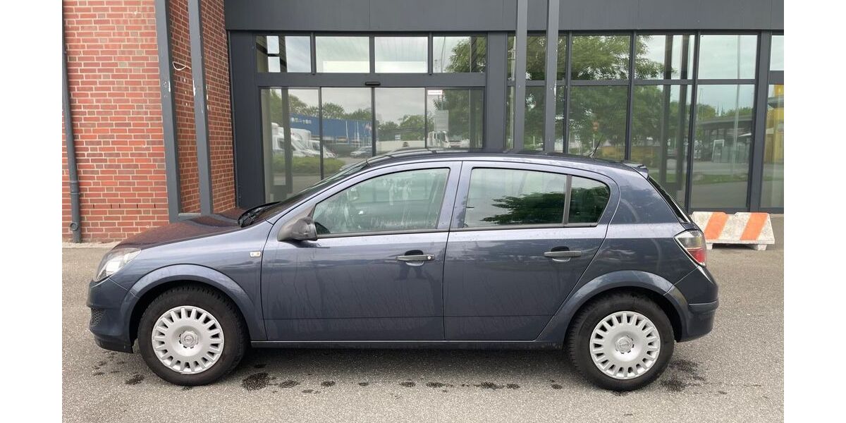 Opel Astra 193.000 km 2.799 &euro; Lübeck 23560