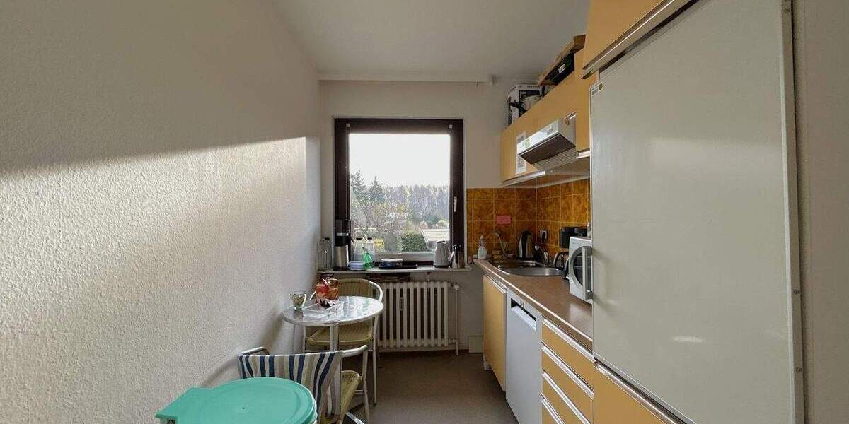 Rarität: Großzügiges, vollunterkellertes EFHZFH mit Doppelcarport und 5 Garagen in Lübeck-Kücknitz 8 zimmer