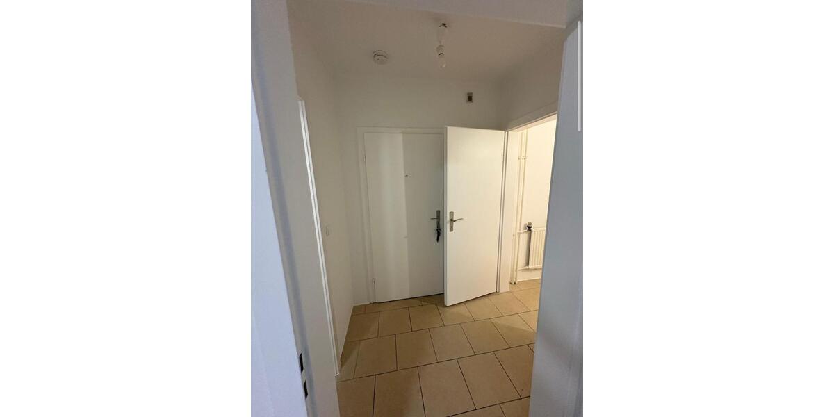 1,5 Zimmerwohnung in HL-Buntekuh, renoviert + sofort frei 1.5 zimmer