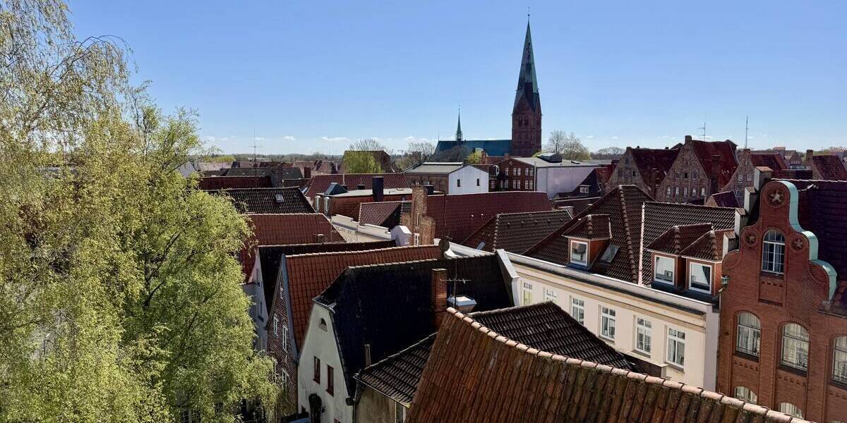 Etagenwohnung Lübeck Innenstadt - 4 Zimmer, 122 m&sup2;, 1.900&euro; | Angebot:26528239