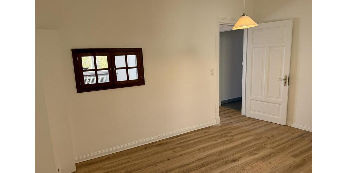 Dachgeschoßwohnung Lübeck Innenstadt - 4.5 Zimmer, 122 m&sup2;, 1.900&euro; | Angebot:26296726