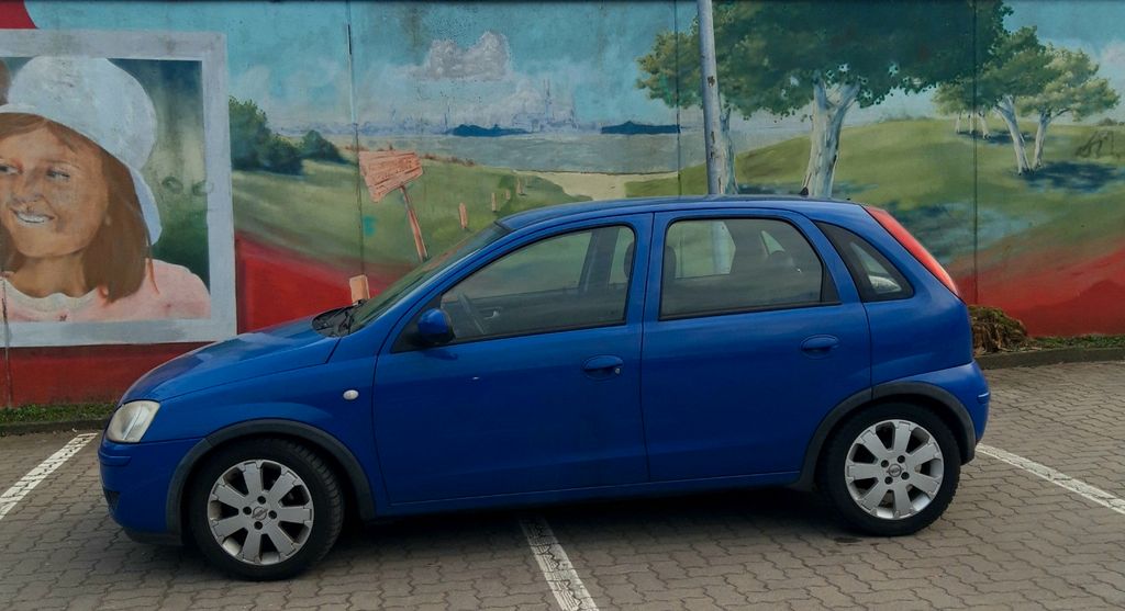 Opel Corsa 93.000 km 2.750 &euro; Lübeck 23558