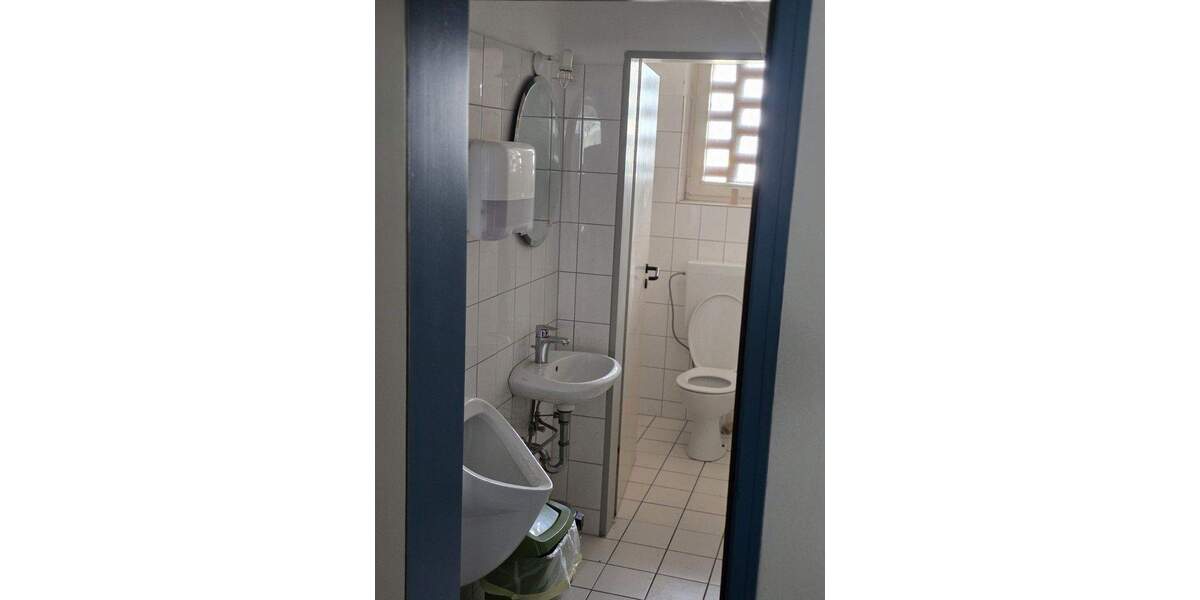 Großzügiger Bürokomplex mit Freifläche in Lübeck Rogenhorst - direkt vom Eigentümer zimmer