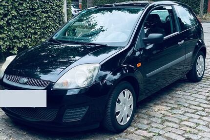 Ford Fiesta 268.000 km 990 &euro; Lübeck 23564