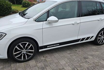 VW Golf Sportsvan 64.300 km 15.990 &euro; Lübeck 23556