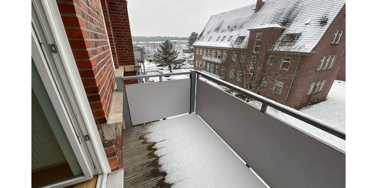 Moderner Grundriss mit geräumiger Wohnküche und Balkon 1 zimmer