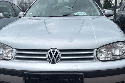 VW Golf 165.000 km 2.400 &euro; Lübeck 23560