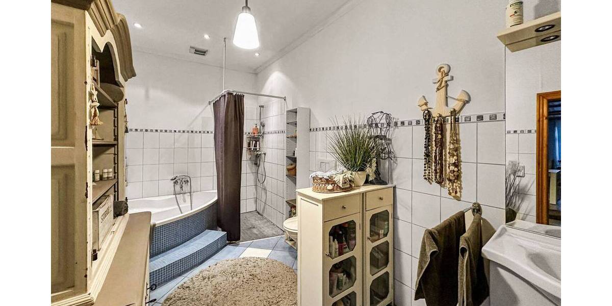 Etagenwohnung Rondeshagen - 5 Zimmer, 172 m&sup2;, 289.000&euro; | Angebot:26043594