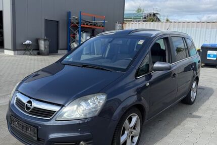 Opel Zafira 182.000 km 4.999 &euro; Lübeck 23560