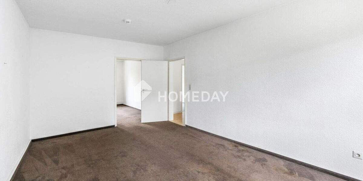 ETW mit Balkon in grüner Lage | In frisch saniertem MFH | 1. OG 3 zimmer