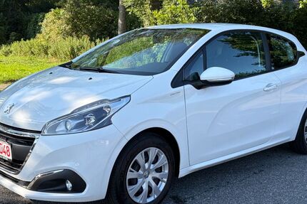Peugeot 208 140.000 km 4.700 &euro; Kastorf 23847
