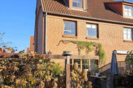 Haus Reinfeld - 6 Zimmer, 121 m&sup2;, 370.000&euro; | Angebot:23953453