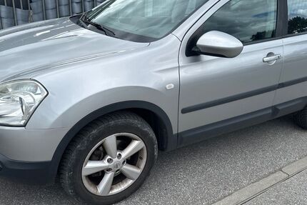 Nissan Qashqai 99.000 km 4.900 &euro; Lübeck 23560
