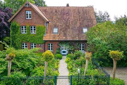Haus Wentorf A.S. - 10 Zimmer, 445 m&sup2;, 999.999&euro; | Angebot:25880309