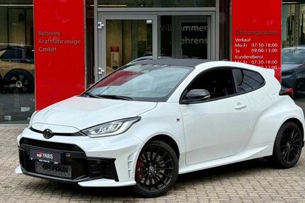 Toyota Yaris 1.700 km 42.980 &euro; Bad Oldesloe 23843