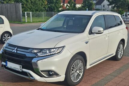 Mitsubishi Plug-in Hybrid Outlander 104.000 km 18.790 € Lübeck 23553