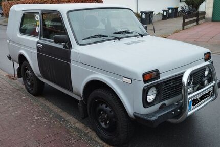 Lada Niva 88.888 km 5.555 &euro; Groß Grönau 23627