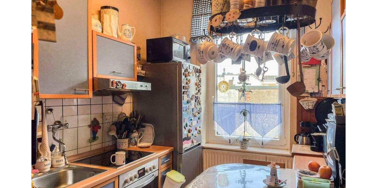 Stuck, Dielen & Licht - Altbau mit Charakter und Renovierungspotenzial für deinen Wohntraum 3 zimmer