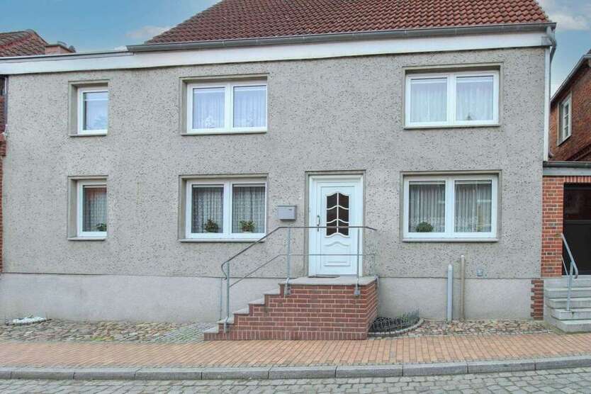 Haus zum Kaufen in Dassow 179.000 € 120.24 m²