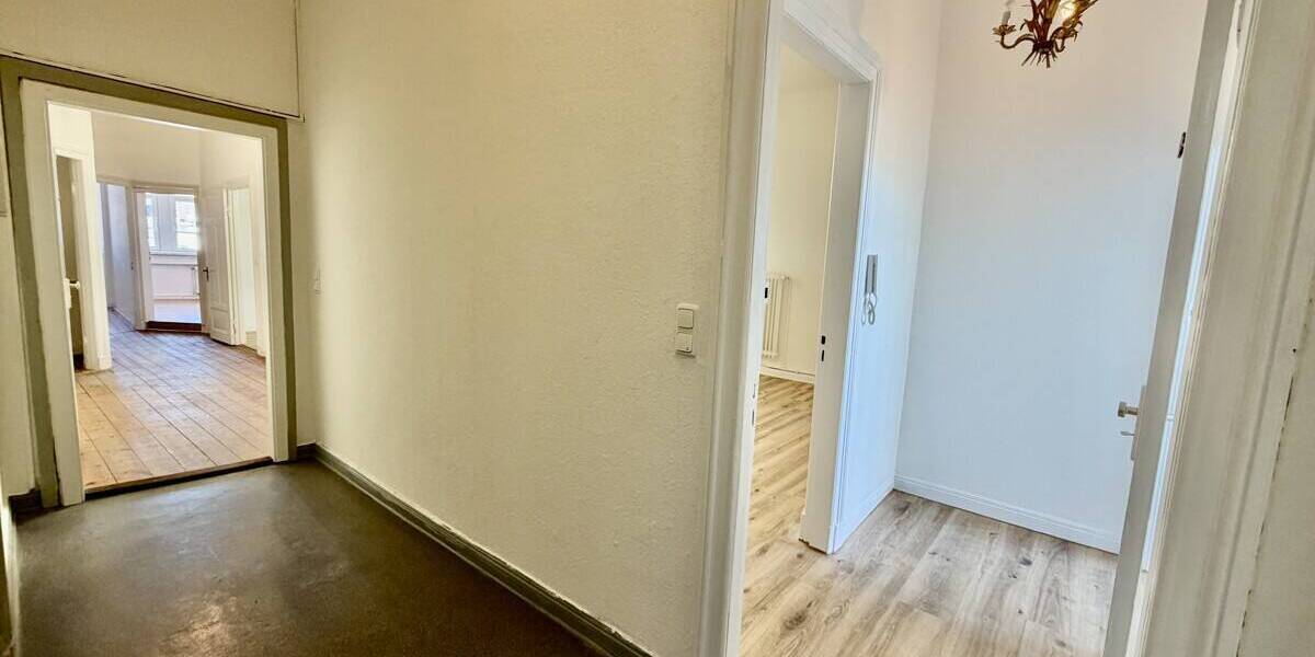 Etagenwohnung Lübeck Innenstadt - 4 Zimmer, 122 m&sup2;, 1.900&euro; | Angebot:26528239
