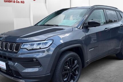 Jeep Compass 61.806 km 24.990 € Lübeck 23554