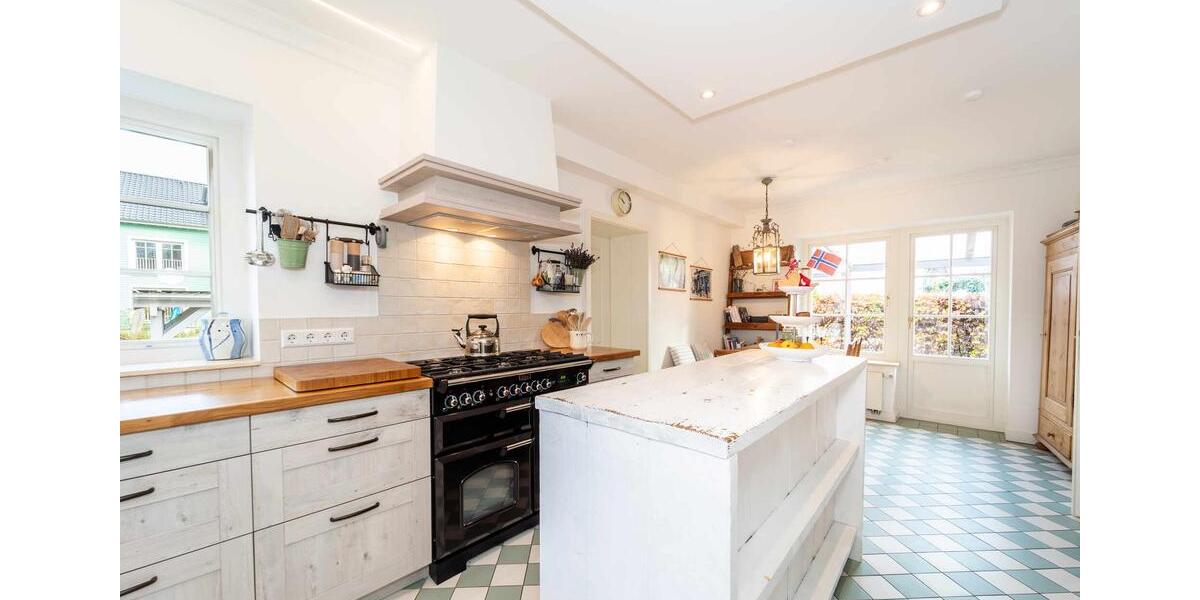 Einfamilienhaus Timmendorfer Strand - 6 Zimmer, 220 m&sup2;, 3.600&euro; | Angebot:24817789