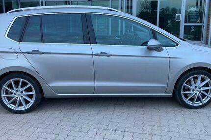 VW Golf Sportsvan 99.800 km 16.100 &euro; Klein Gladebrügge 23795