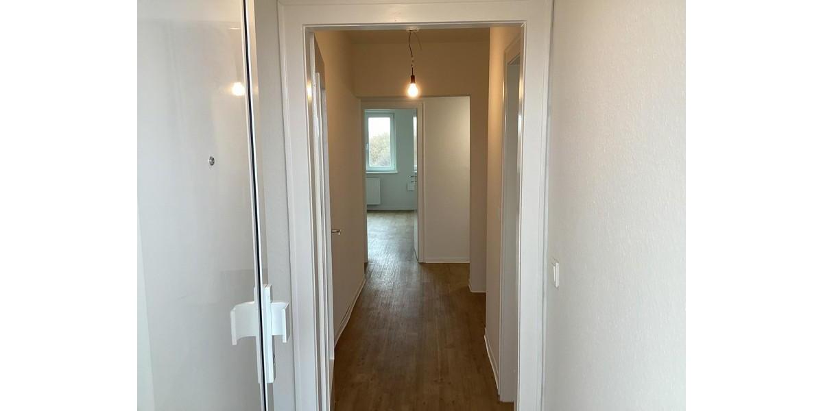 Wir haben renoviert für Sie! Top 2,5 Zimmer Wohnung mit Balkon und Aufzug! 2.5 zimmer