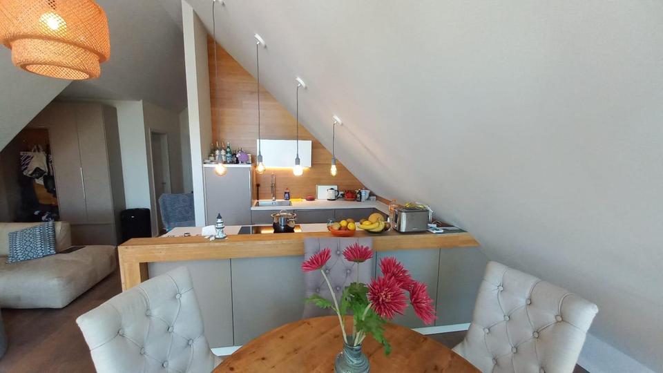 Dachgeschoßwohnung Timmendorfer Strand - 3 Zimmer, 90 m&sup2;, 1.200&euro; | Angebot:25452977