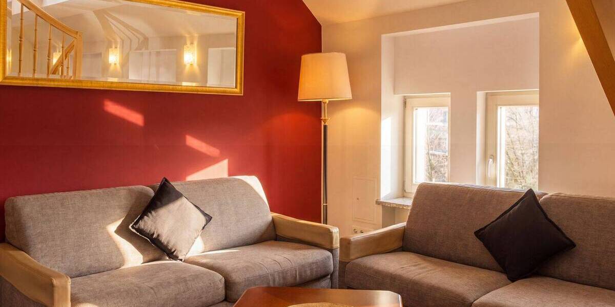 Etagenwohnung Lübeck Innenstadt - 6 Zimmer, 175 m&sup2;, 4.500&euro; | Angebot:26401158