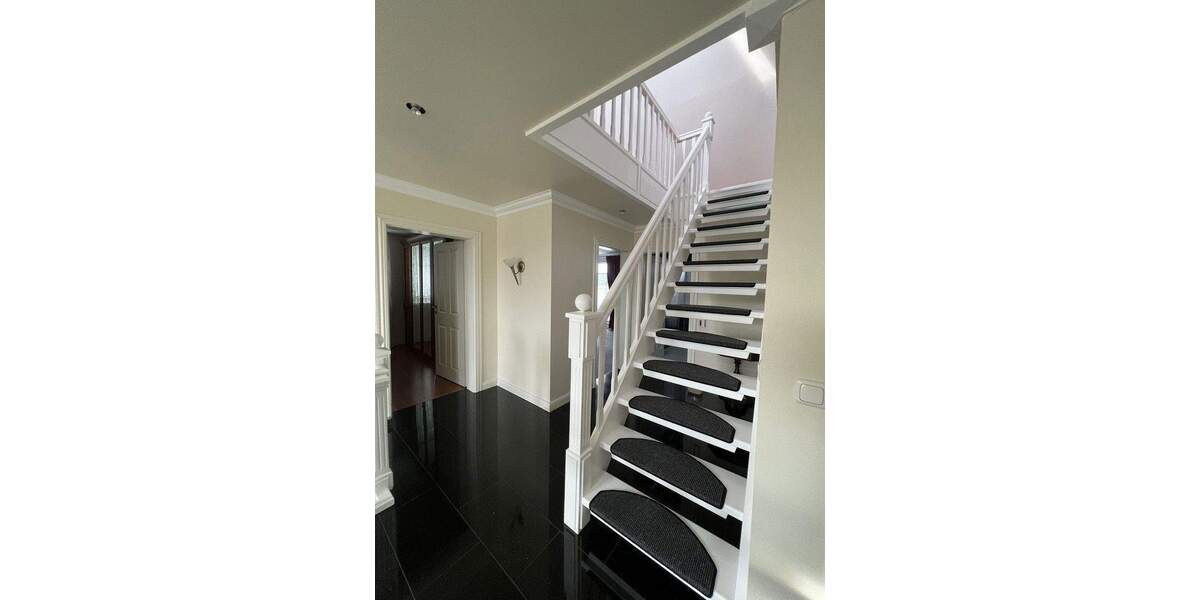 Exkl. Energiesparhaus in hochwertiger Bauweise mit traumhaften Ausblick, in ruhiger zentraler Lage 7 zimmer