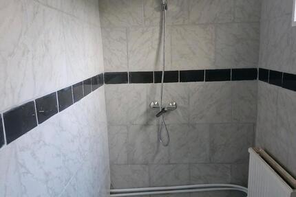 vermiete zwei Zimmer Haus zimmer