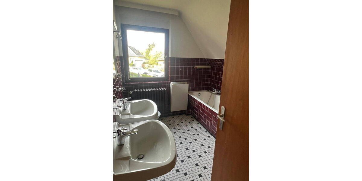 Einfamilienhaus Bad Oldesloe - 7 Zimmer, 198 m&sup2;, 549.000&euro; | Angebot:26326139