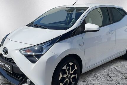 Toyota Aygo (X) 22.150 km 13.990 &euro; Bad Oldesloe 23843