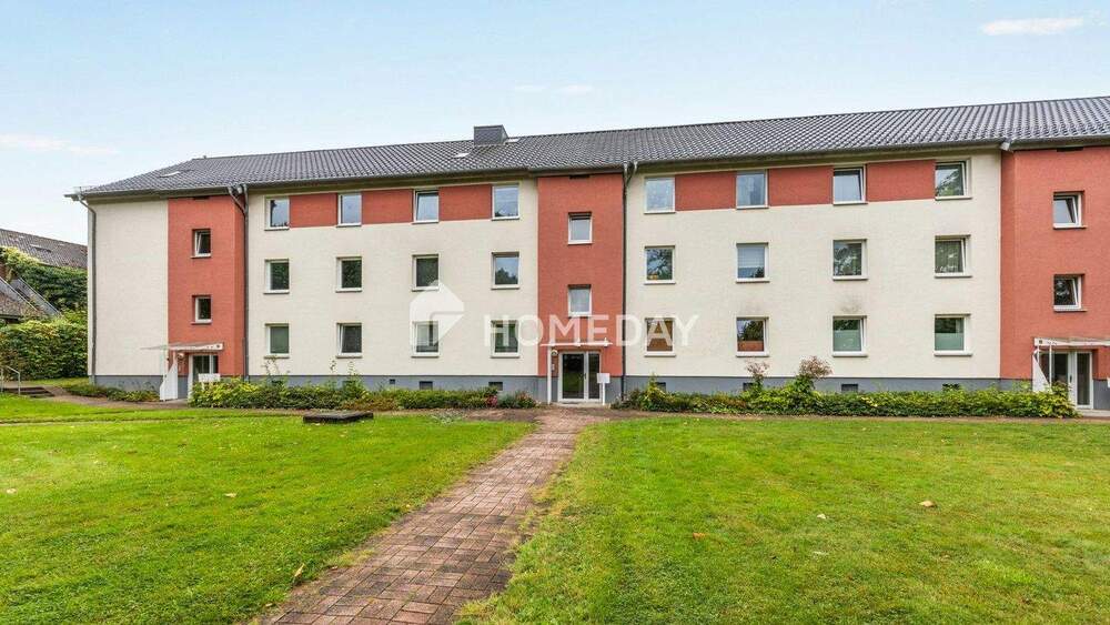 ETW mit Balkon in grüner Lage | In frisch saniertem MFH | 1. OG 3 zimmer