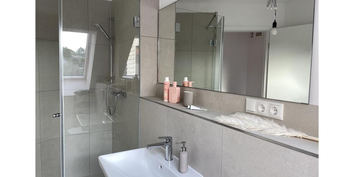 Dachgeschoßwohnung Reinfeld (Holstein) - 2.5 Zimmer, 88 m&sup2;, 1.740&euro; | Angebot:24826383