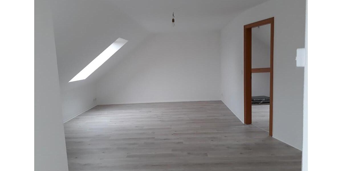 Dachgeschoßwohnung Lüdersdorf - 3 Zimmer, 66 m&sup2;, 700&euro; | Angebot:26431448