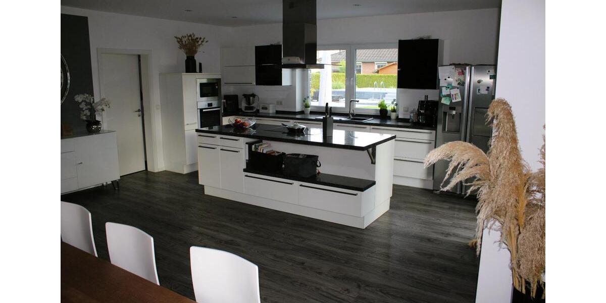 Einfamilienhaus Reinfeld (Holstein) - 8 Zimmer, 223 m&sup2;, 800.000&euro; | Angebot:25284687