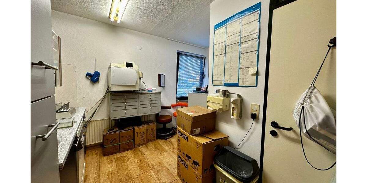 Gewerbeeinheit mit Potential - frei werdend zum 01.04.2026 5 zimmer