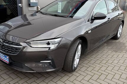 Opel Insignia 96.000 km 14.990 &euro; Bad Segeberg 23795
