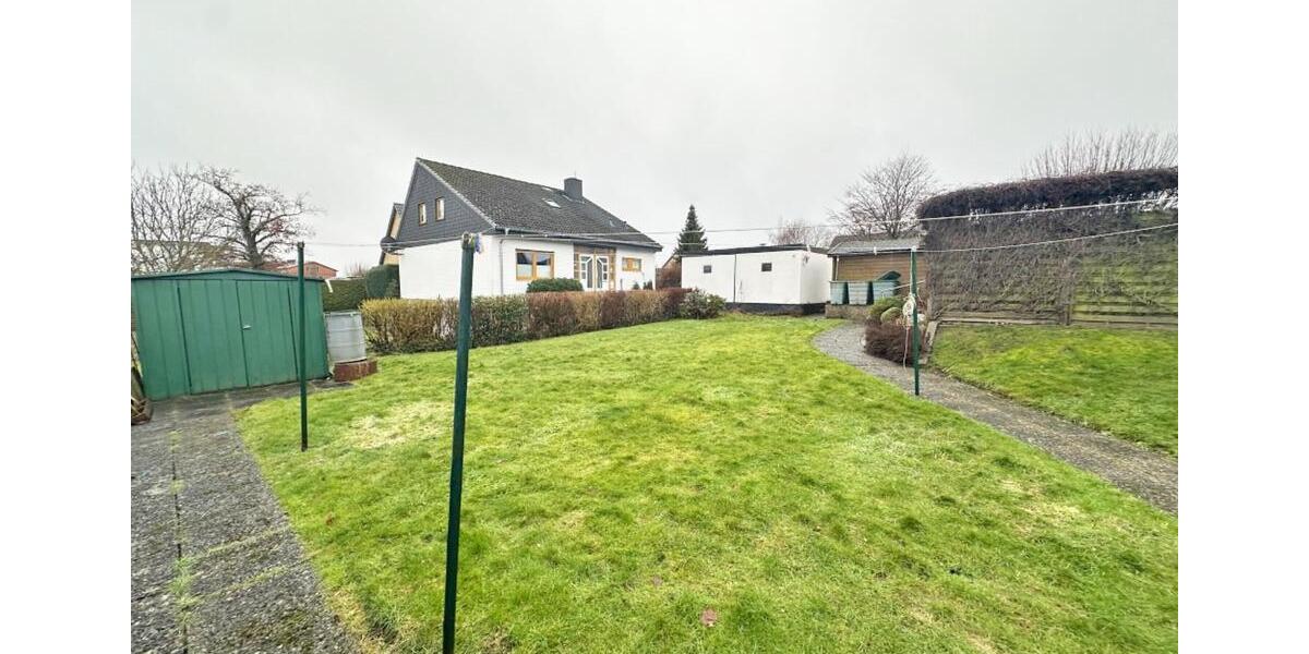 Einfamilienhaus Lasbek - 6 Zimmer, 190 m&sup2;, 330.000&euro; | Angebot:25355036