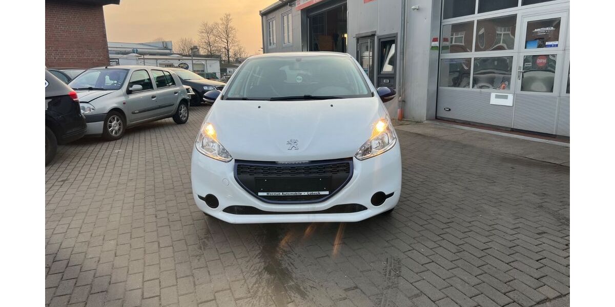 Peugeot 208 167.878 km 2.390 &euro; Lübeck 23560